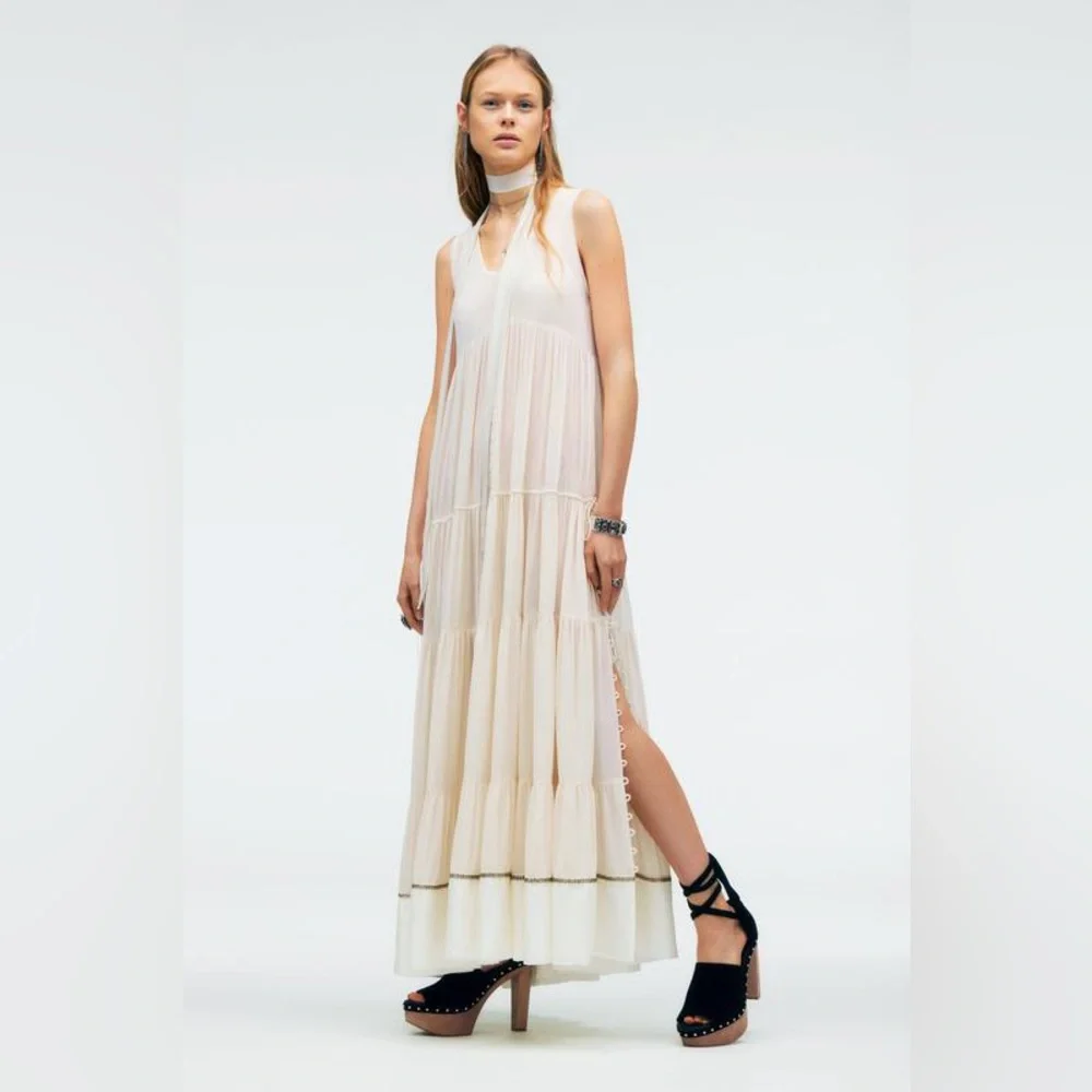 Zara collection 2023 Slip Dress
Cream Maxi Dress
Zara studio - Picture 4 of 16
